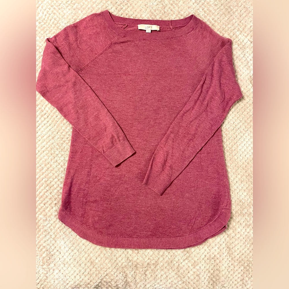 Ann Taylor LOFT Bright mauve long tunic, dolphin hem sweater sz MD